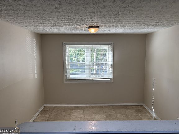 3rd image of 3326 Newbury Rd