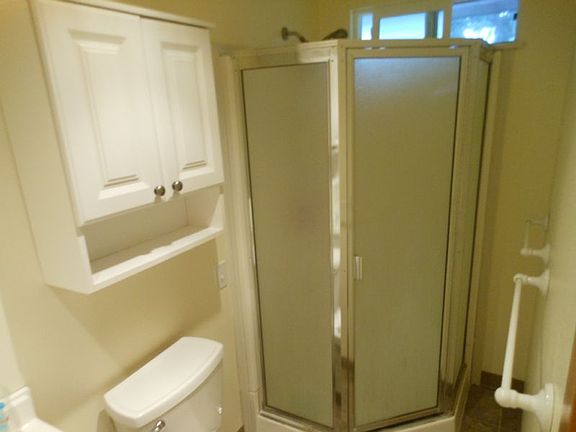 5th image of 15404 NE 42nd St