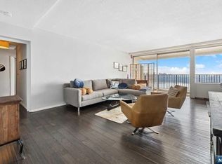 3 Horizon Rd APT 1207, Fort Lee, NJ 07024