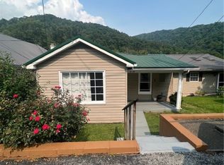 314 1st Ave, West Logan, WV 25601