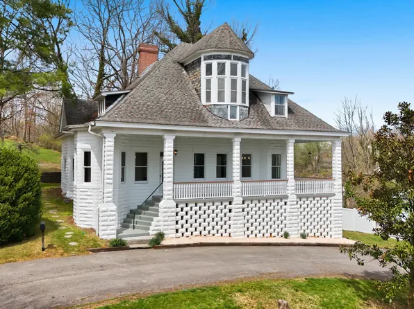 243 Mason Pl NW, Abingdon, VA 24210