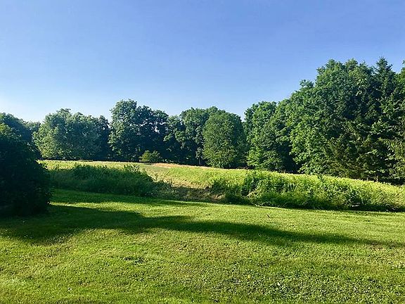 5th image of 19 Hifield Dr