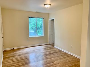 832 49th St NE, Washington, DC 20019