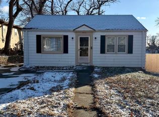 7933 Oakwood St, Ralston, NE 68127