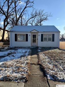 7933 Oakwood St, Ralston, NE, 68127