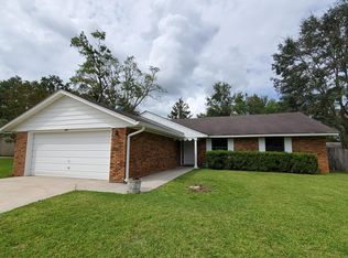 1319 Evangeline Dr, Picayune, MS 39466