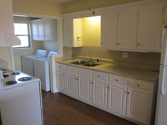 2nd image of 909 E Symmes St #911