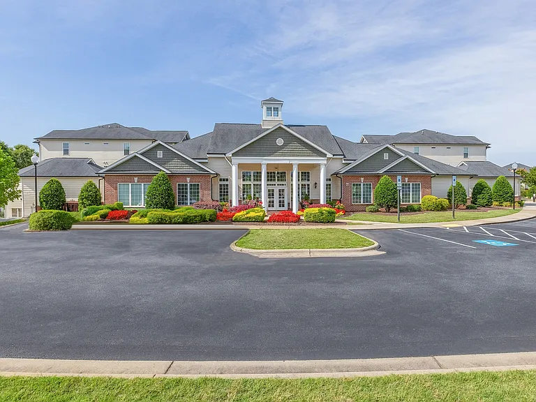 Afton Ridge Apartments — Photo 40