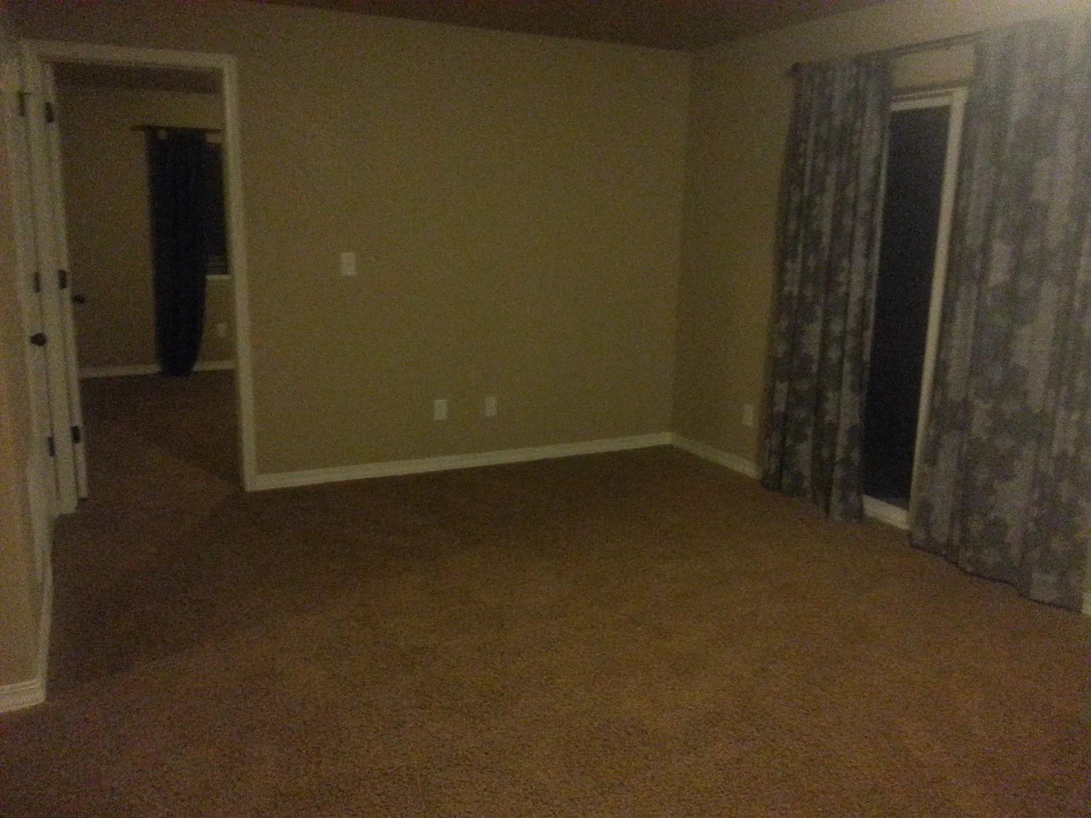 5 bed, 4300 sqft, $3,600 — Photo 4