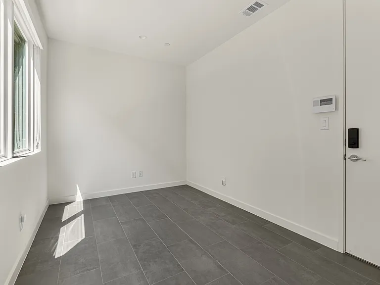 6319 Richmond Ave — Photo 10