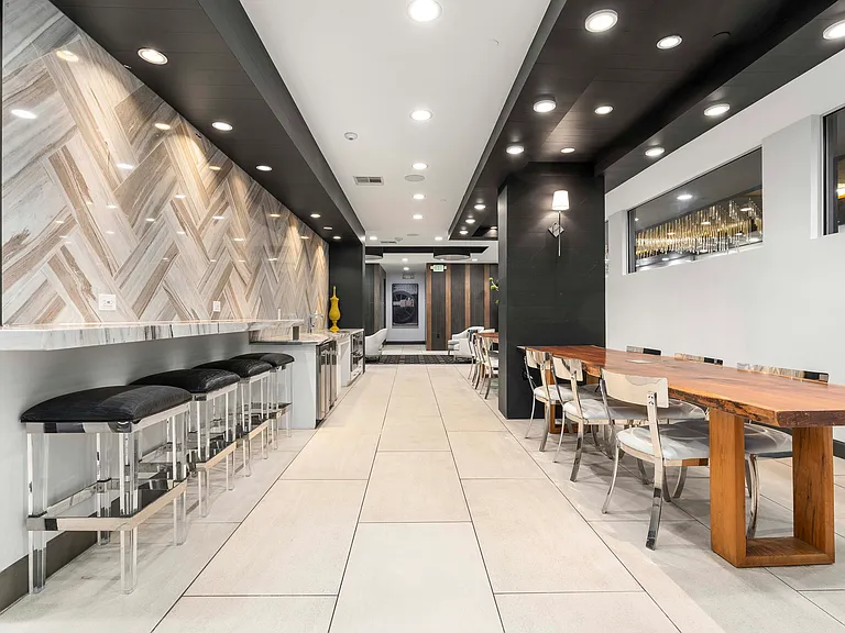 MAA South Lamar — Photo 10