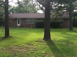 858 Halifax Rd, Holts Summit, MO 65043