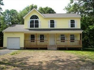 30 Delamere St, Huntington, NY 11743