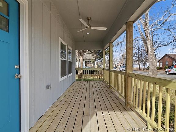3rd image of 410 S Xanthus Ave