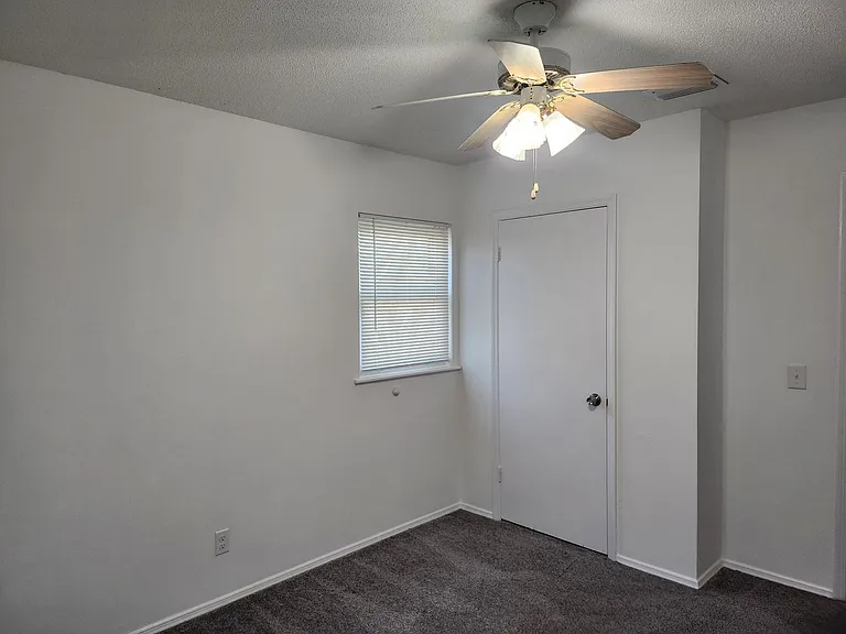 1804 Arthur Ave — Photo 14