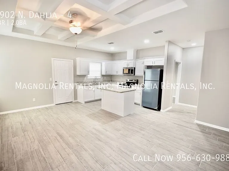 4902 N Dahlia St #4 — Photo 2