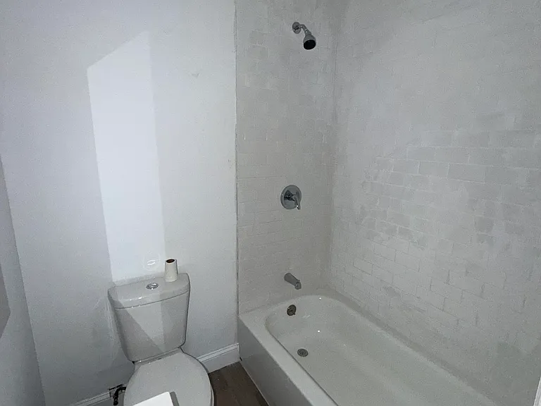 6403 Glenmore Ave #2 — Photo 9