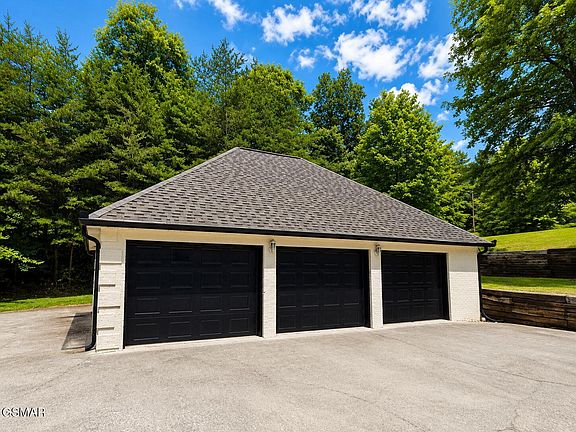 3rd image of 2247 Battle Hill Rd