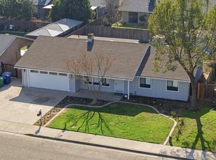 1405 Huntsman Ave, Selma, CA 93662