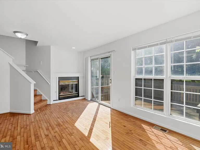 6129 Kendra Way — Photo 14