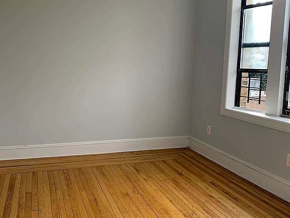 2nd image of 3246 Kingsbridge Ave APT 52