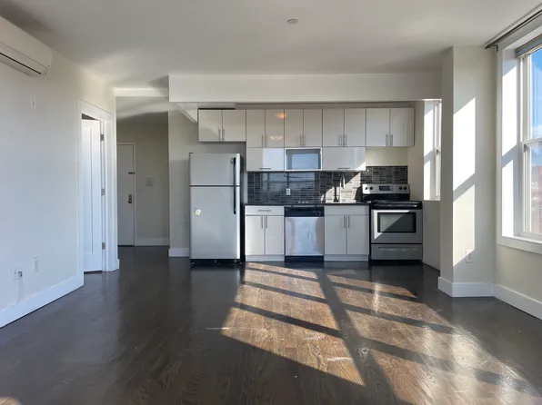 490 Ocean Parkway image 2 of 13