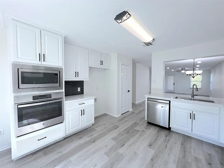 2725 Summerwalk Pl — Photo 8