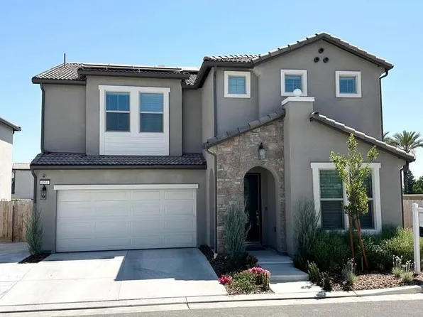 1554 E Via Lupino Dr, Fresno, CA 93730