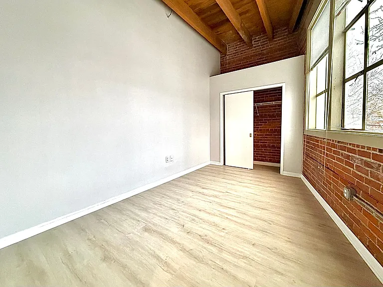 SoHo Lofts — Photo 11