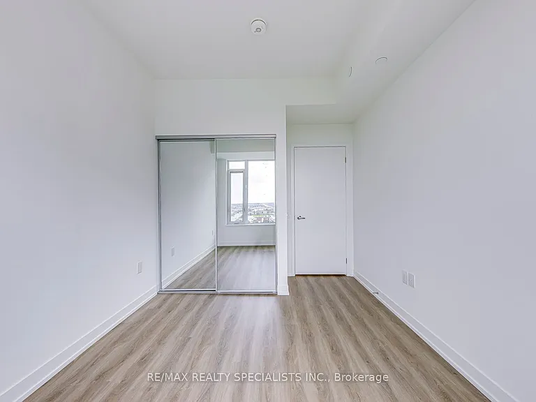 2485 Eglinton Ave W #1018 — Photo 25