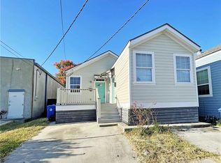 2111 Rousseau St, New Orleans, LA 70130