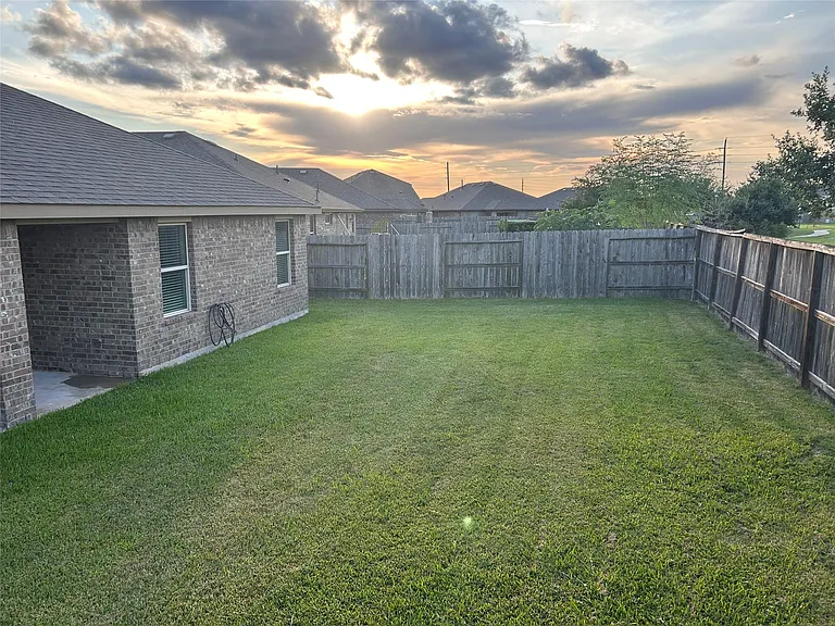 1402 Central Heights Dr — Photo 22