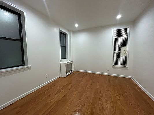 3rd image of 203 E 94th St #2L