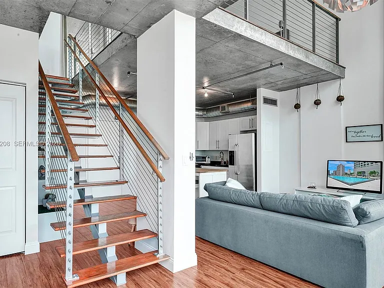 690 SW 1st Ct #Penthouse I12 — Photo 10