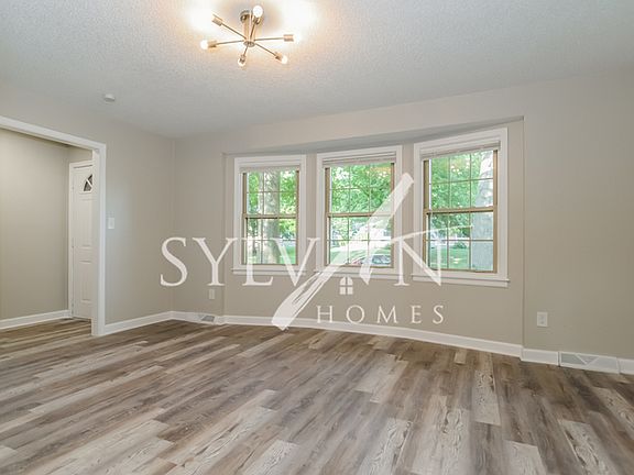 4th image of 6809 Melrose Ln