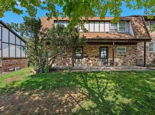 1708 21st Avenue Pl, Coralville, IA 52241