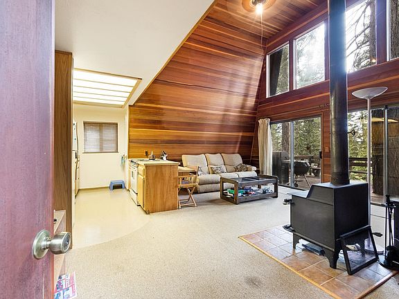 4th image of 1137 Lassen View Dr