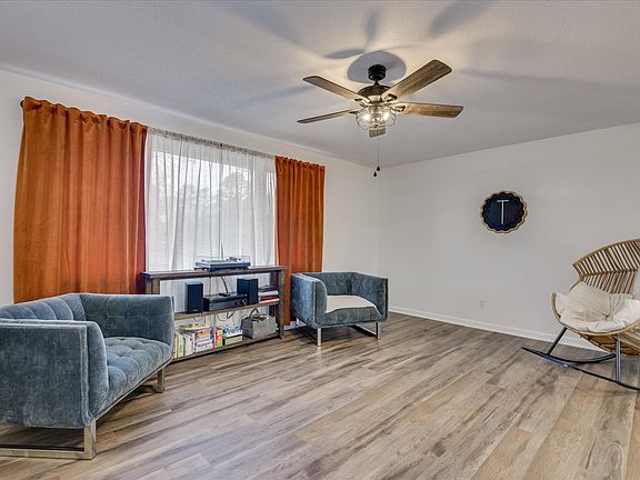 3rd image of 3604 Concord Court