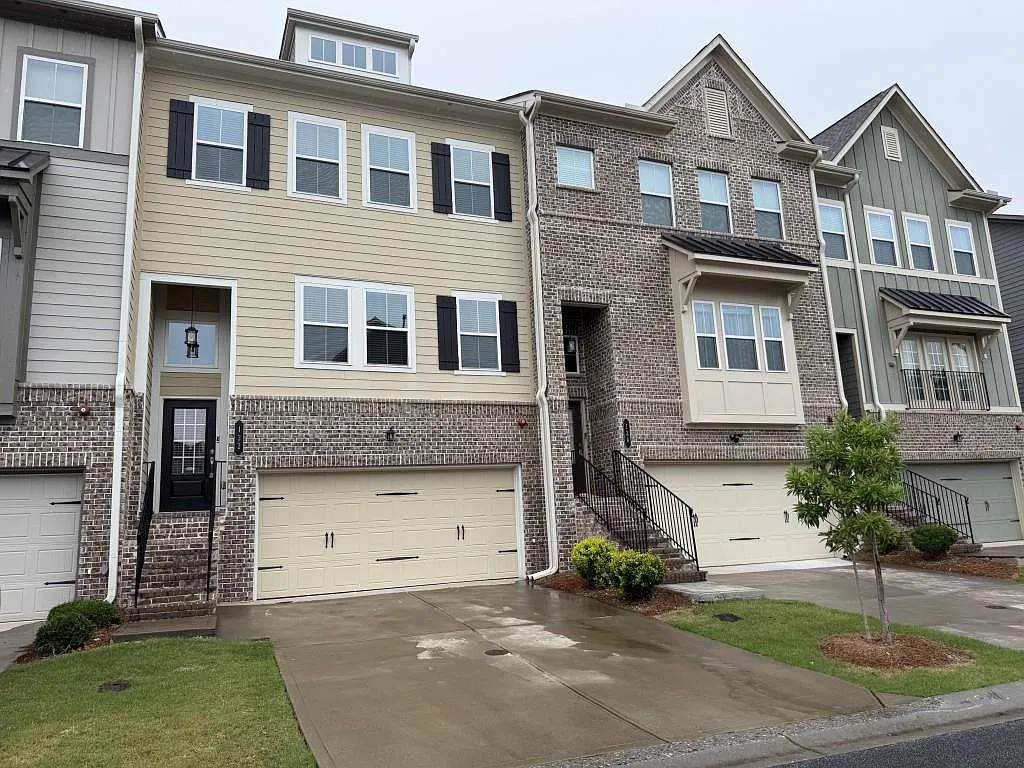 4 bed, 3.5 bath, 2407 sqft, $3,750 — Photo 1