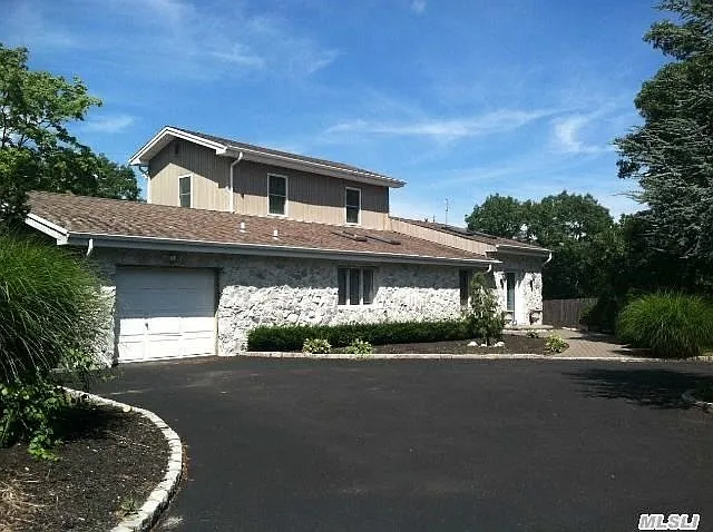 45 Sycamore Ave photo 1