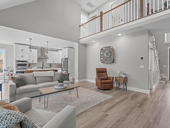 5th image of 299 Newman Ln