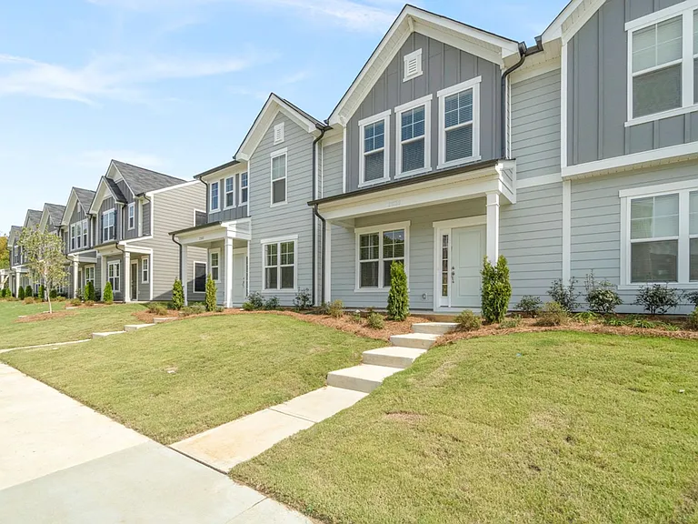 21136 Annabelle Pl — Photo 2