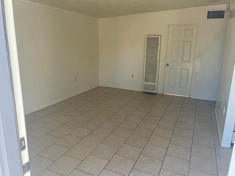 2738-2740 N Fontana Ave — Photo 6