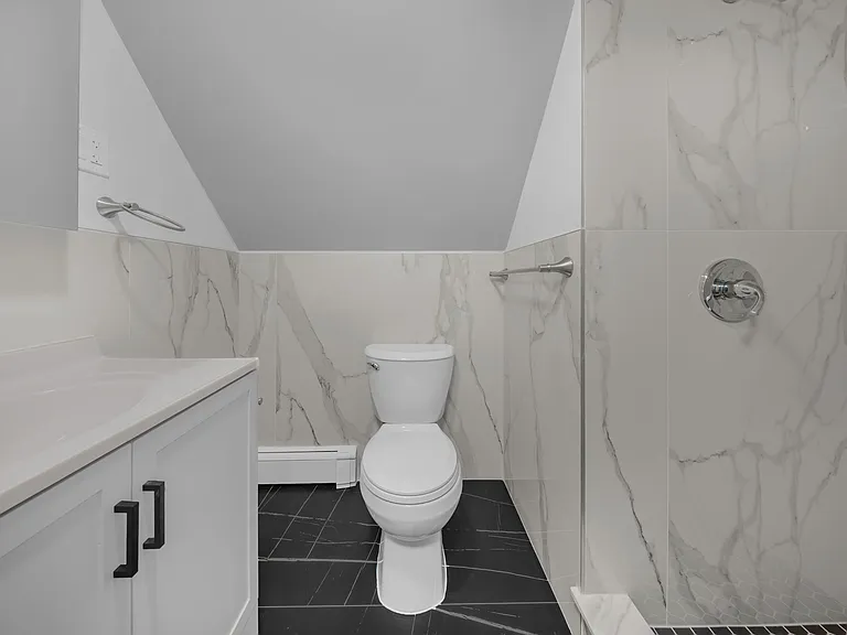 15 Tuttle St #2 — Photo 20