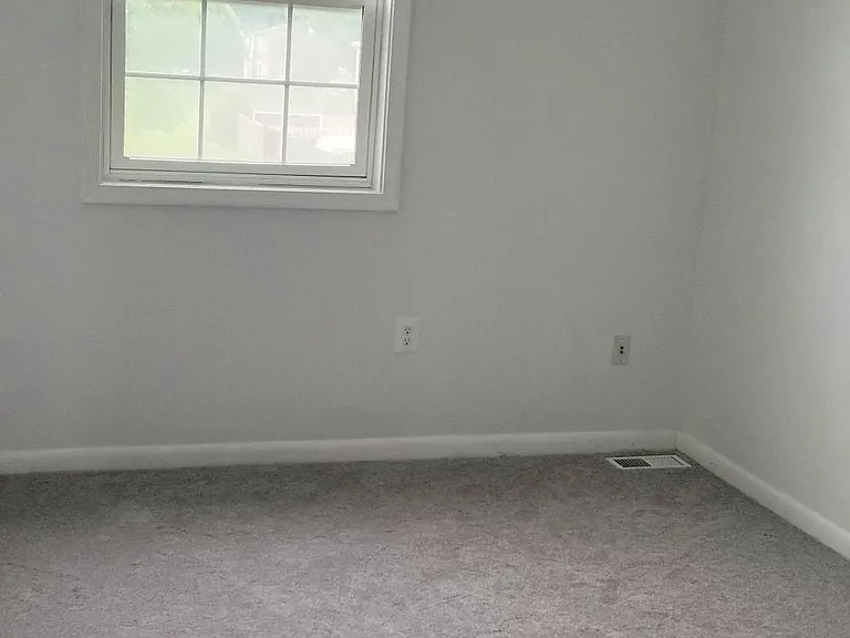 7410 Whernside St — Photo 16