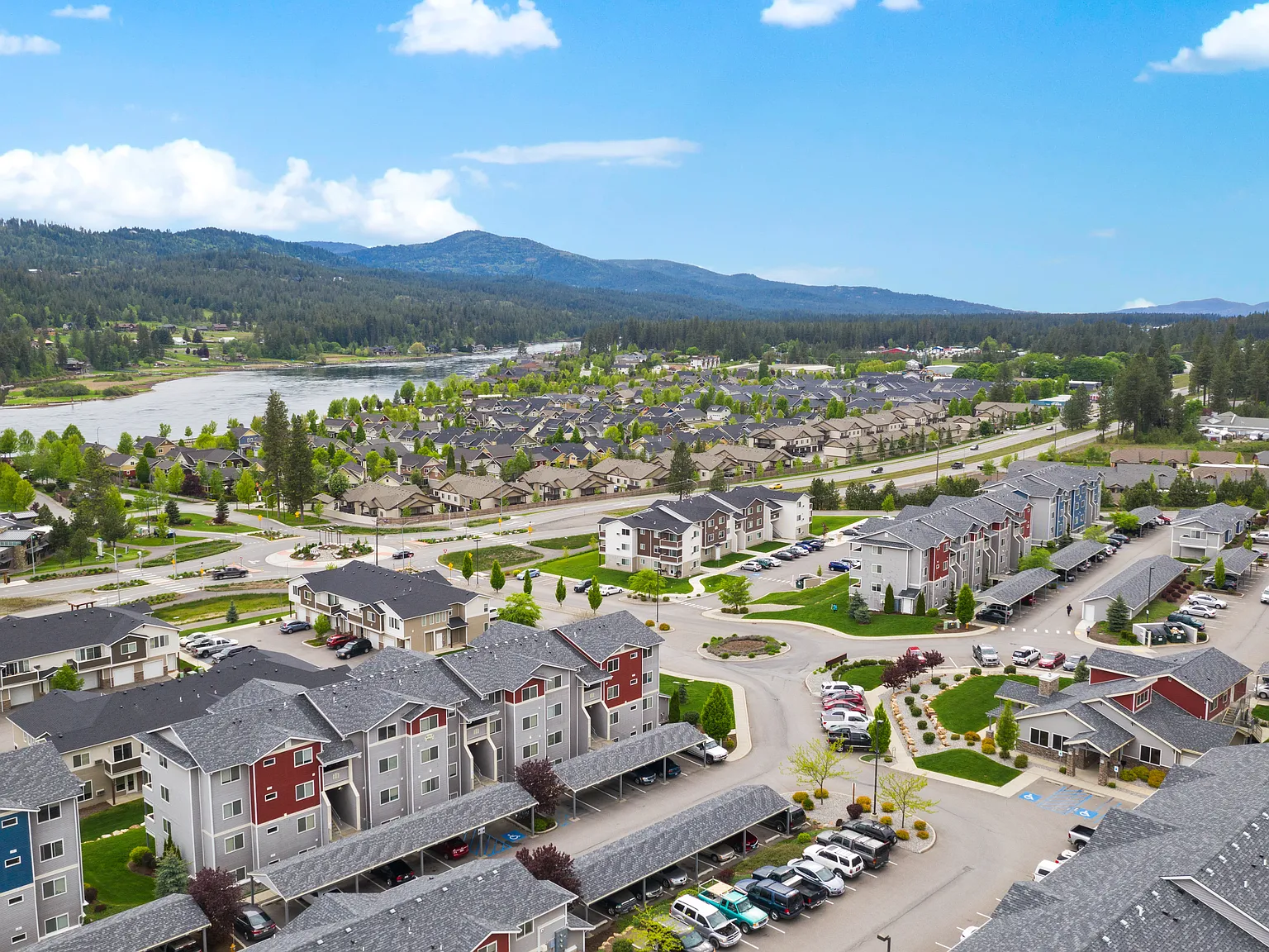 Riverview Collection — Photo 4