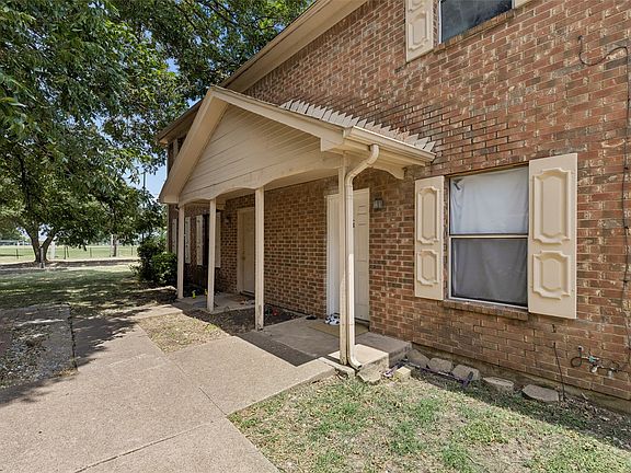 3rd image of 4013 N Garland Ave APT 1