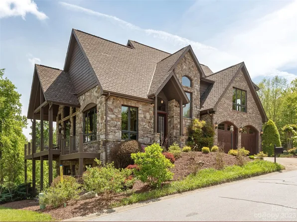 18 Deep Valley Ln, Hendersonville, NC 28791