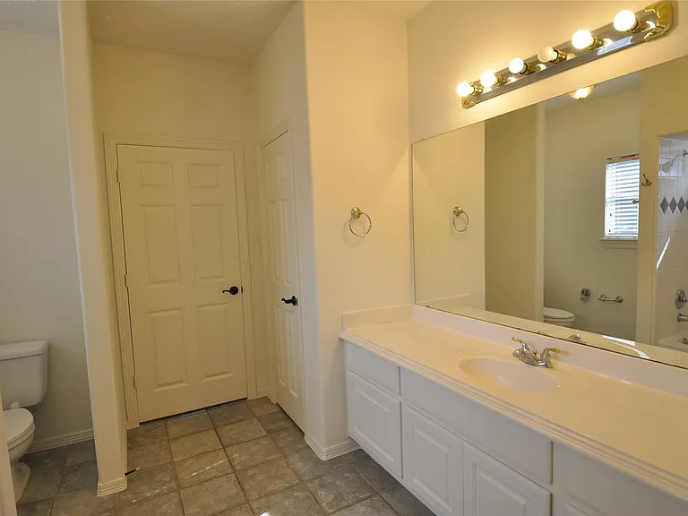 1914 Sand Hollow Ln — Photo 38
