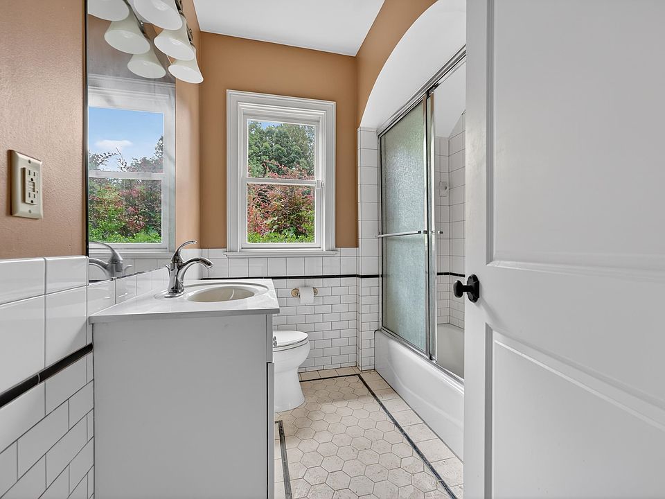 25th image of 530 W Raines Rd